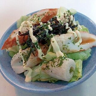 レタスと竹輪と昆布佃煮の和風サラダ